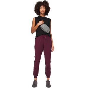 Lululemon On the Fly Jogger